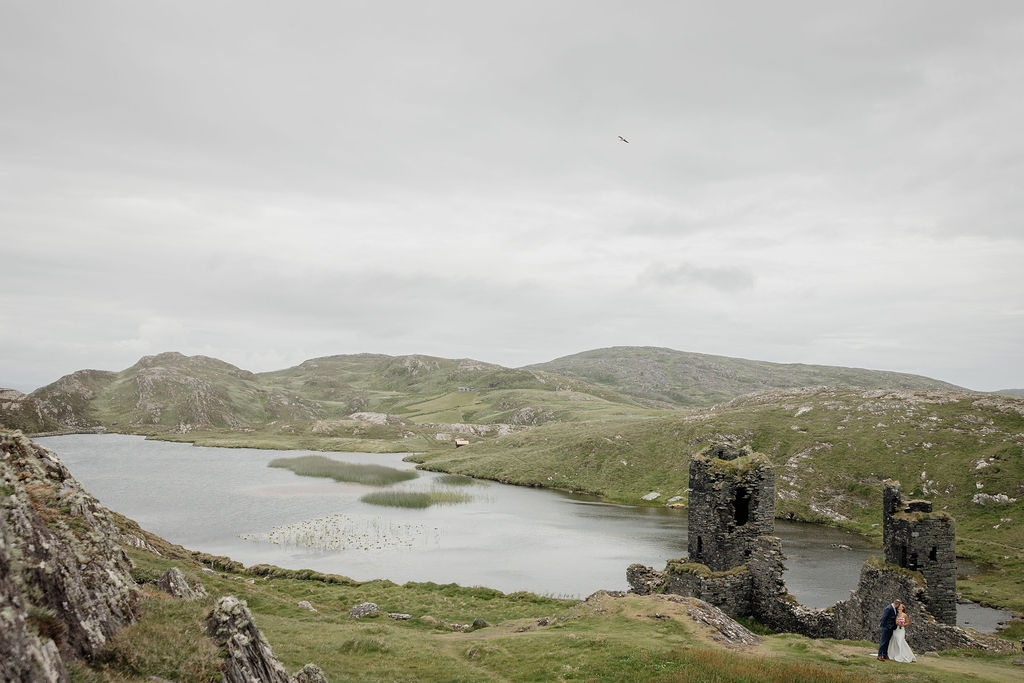 Castle cliff wedding in Ireland